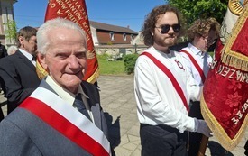 005