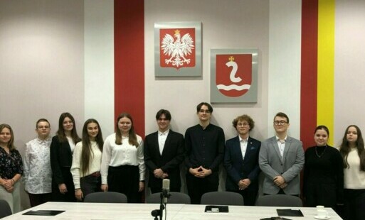 Zdjęcie do Inauguracyjna sesja Młodzieżowej Rady Gminy Kwilcz kadencji 2024-2026