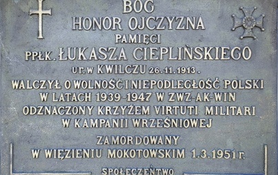 Zdjęcie do Narodowy Dzień Pamięci Żołnierzy Wyklętych oraz 72. rocznica męczeńskiej śmierci płk. Łukasza Cieplińskiego - fotorelacja